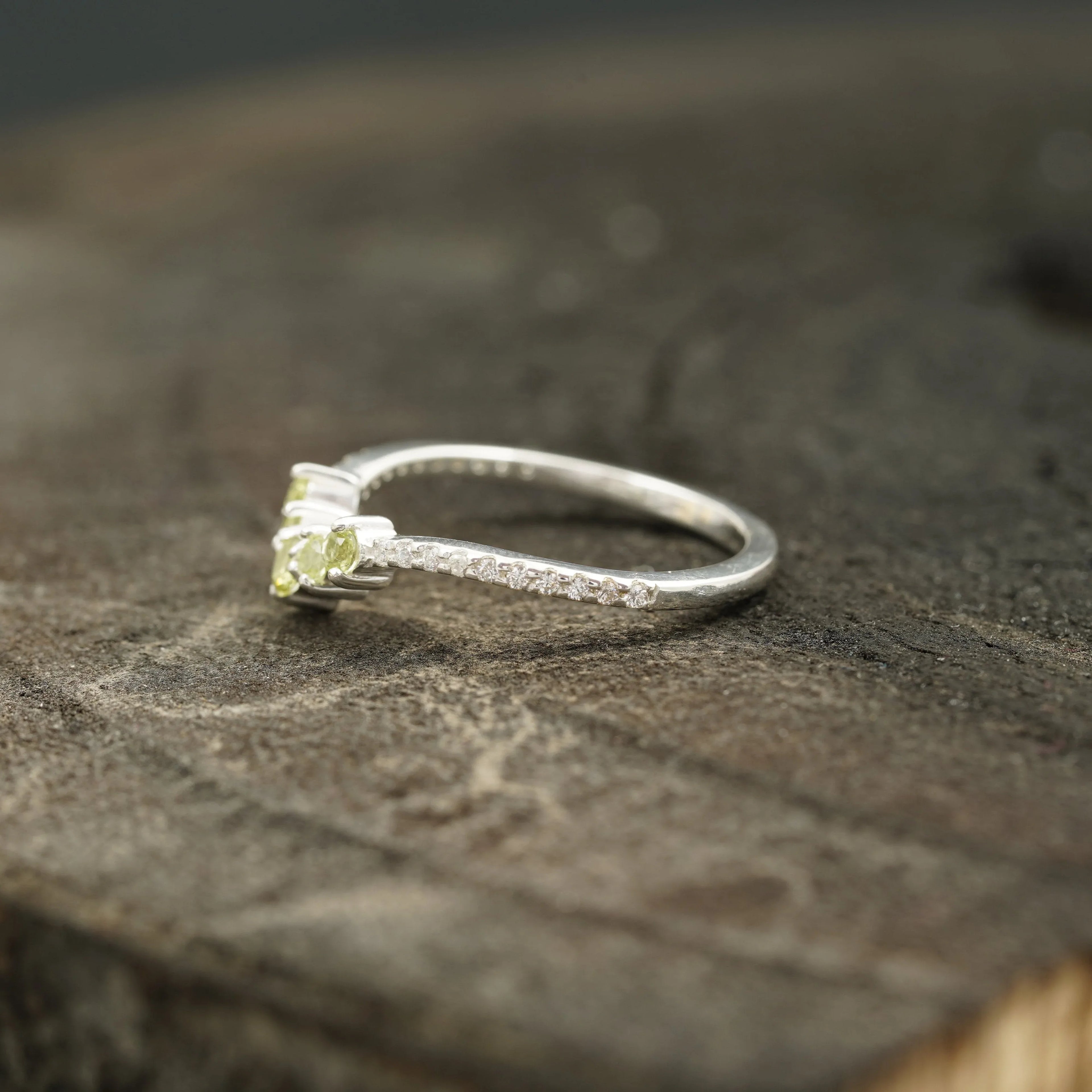 Curved Green Amethyst Stacking Matching Wedding Band - Gigiscc