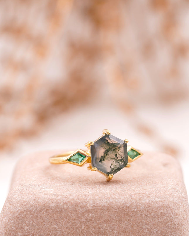 Kite Emerald Moss Agate Hexagon Engagement Ring Right Angle