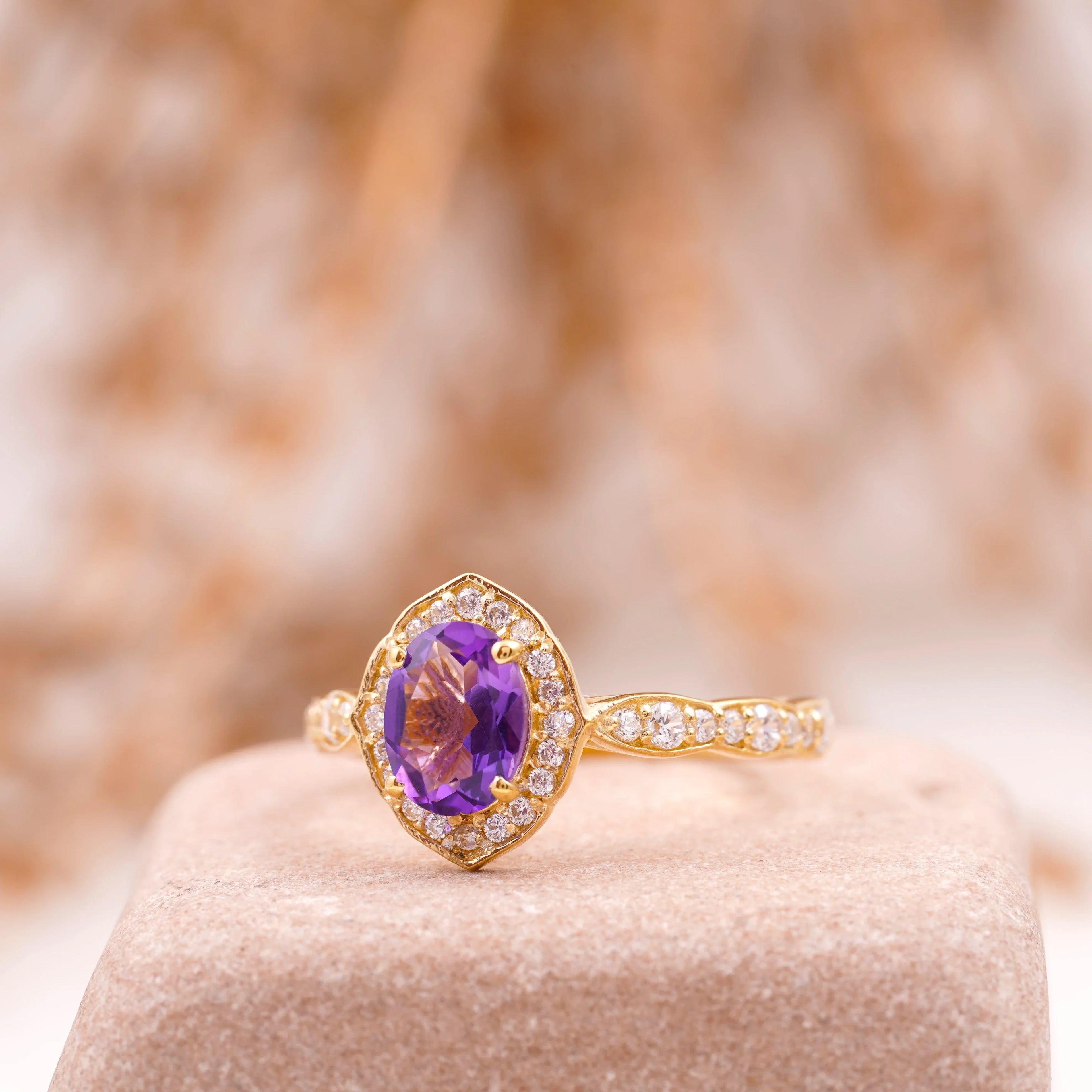 Oval Amethyst Halo Diamond Engagement Ring - Gigiscc