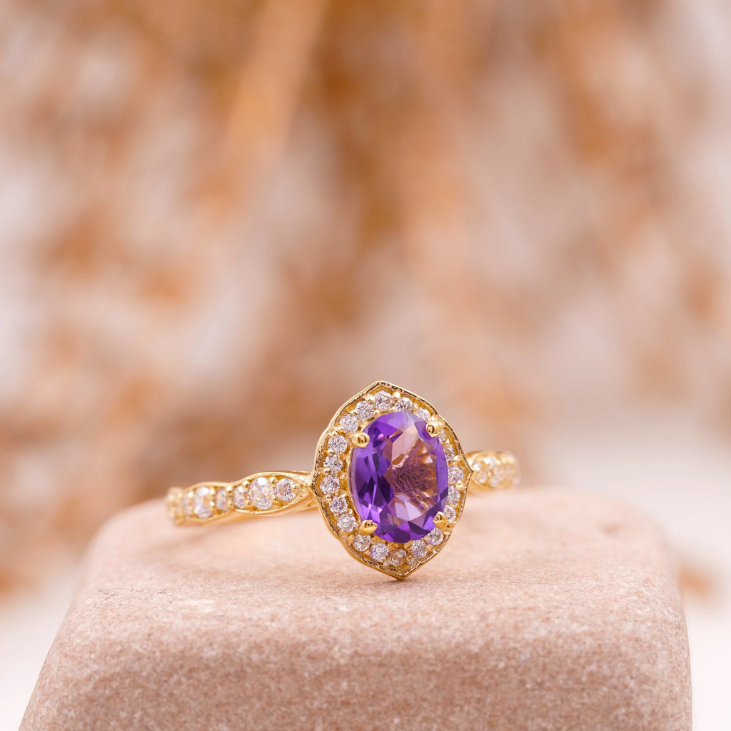 Oval Amethyst Halo Diamond Engagement Ring - Gigiscc
