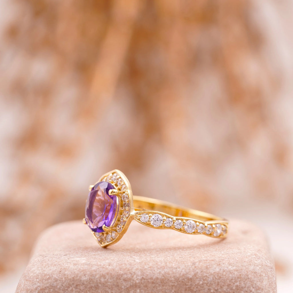 Oval Amethyst Halo Diamond Engagement Ring - Gigiscc