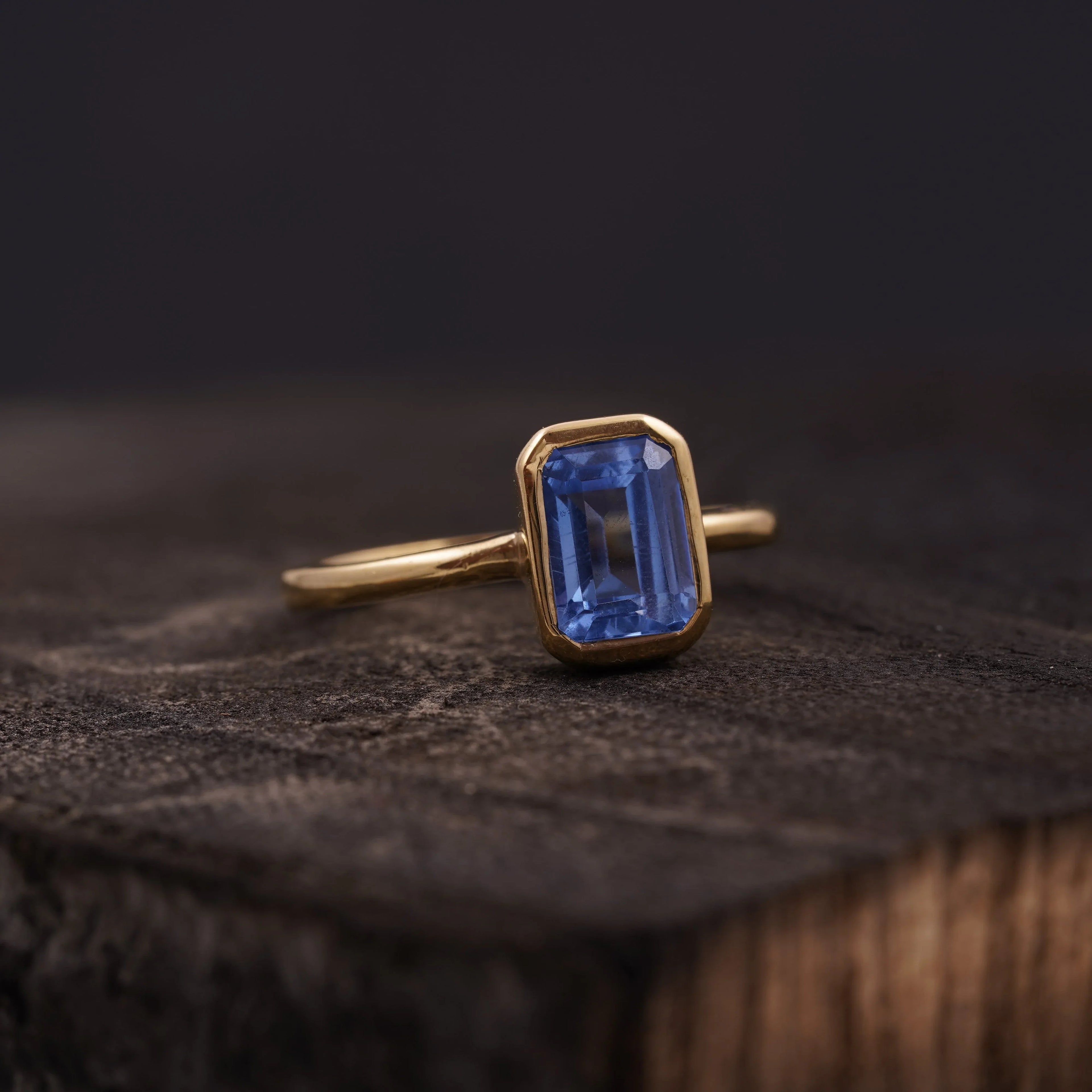 Aquamarine Gemstone Bezel Set Solid Gold Engagement Ring - Gigiscc