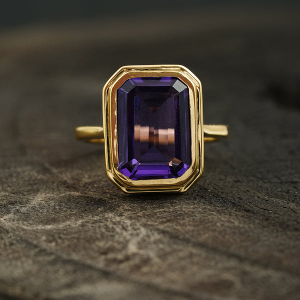 Large Alexandrite Bezel Engagement Ring – 14K Yellow Gold