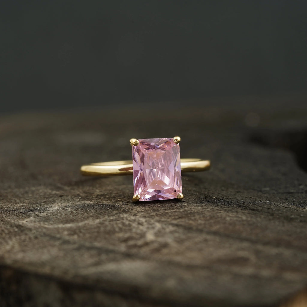Emerald Pink Sapphire Gold Engagement Ring - Gigiscc