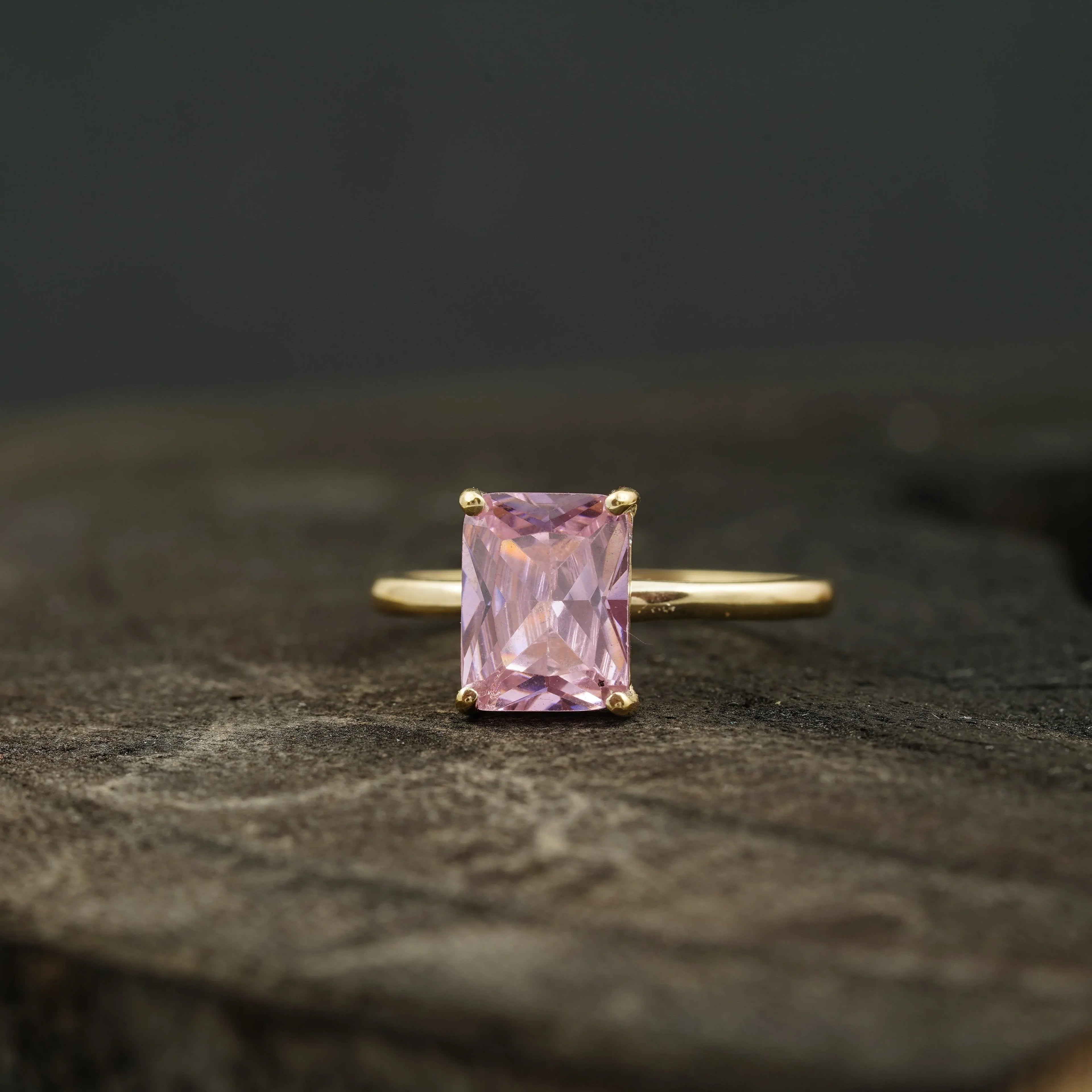 Emerald Pink Sapphire Gold Engagement Ring - Gigiscc