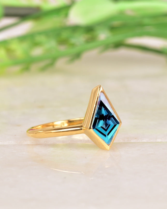 Kite Shaped Color-Change Alexandrite Ring
