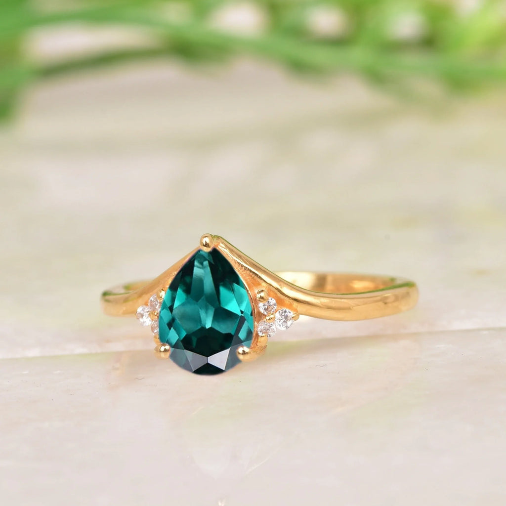 Green Emerald & Diamond Engagement Ring - Gigiscc