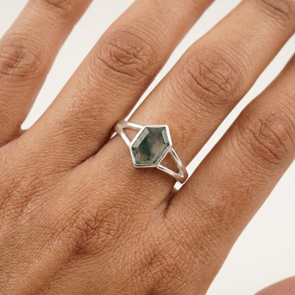 Vintage Bezel Setting Moss Agate  Engagement Ring With Hand