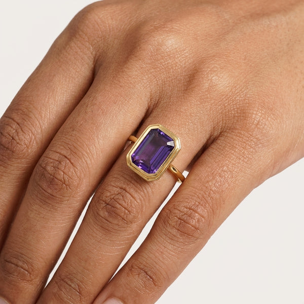 Large Alexandrite Bezel Set Engagement Ring 14K Yellow Gold With Model hand