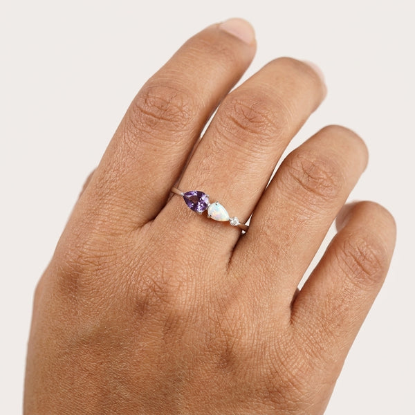 Pear Cut Alexandrite Art Deco Moissanite 3 Stone Wedding Band With Model hand