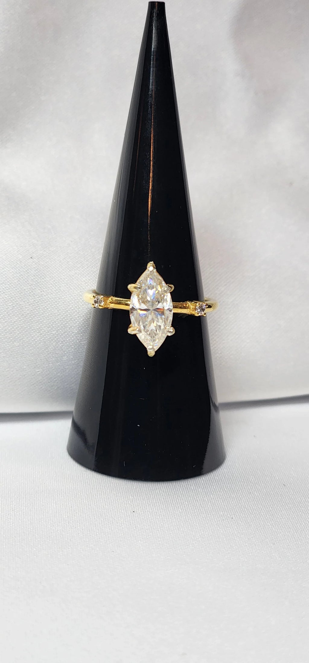 1.5ct Classic and Timeless Marquise Cut Moissanite Ring Elegant Moissanite Ring. GRA Certified, Color D VVS1. - Gigiscc