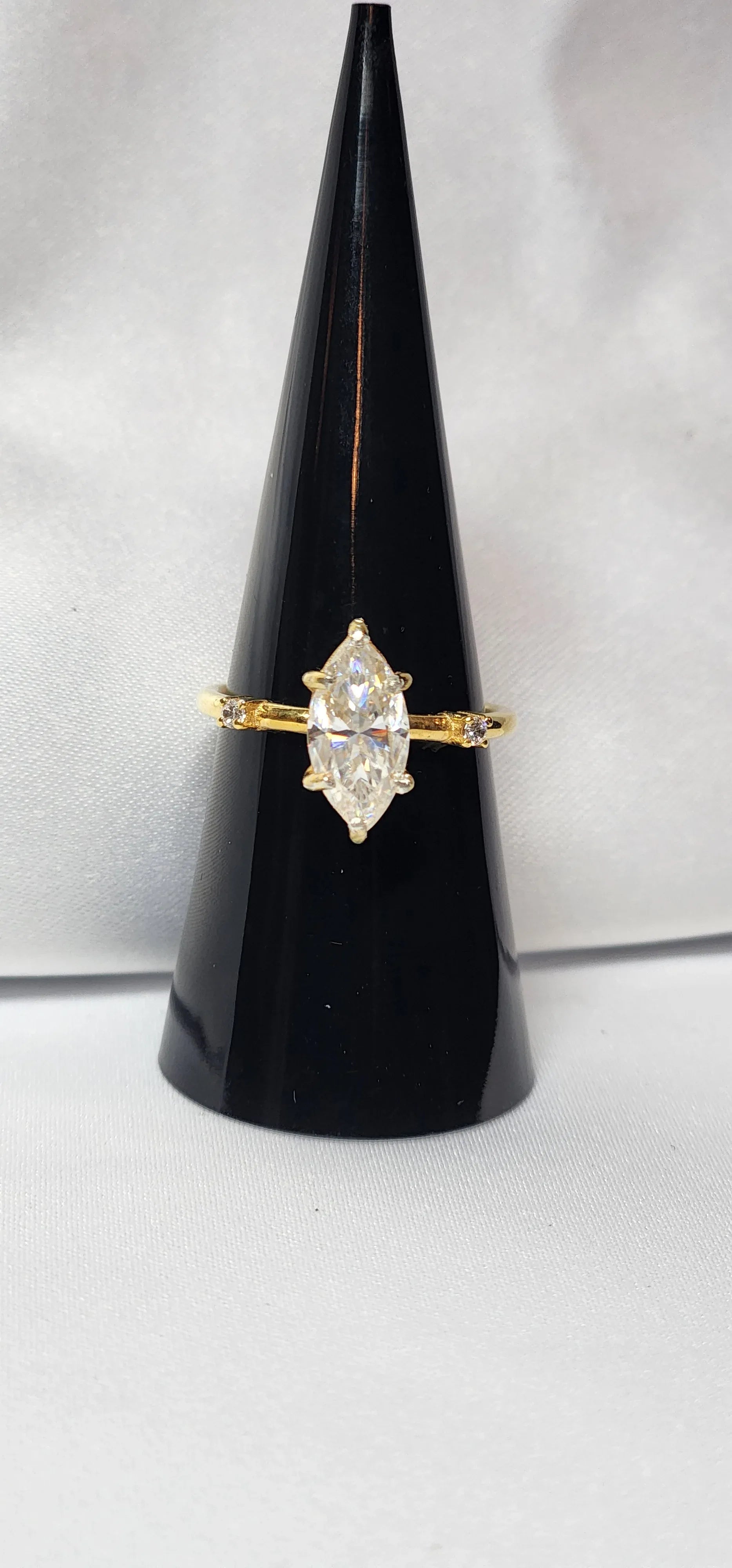 1.5ct Classic and Timeless Marquise Cut Moissanite Ring Elegant Moissanite Ring. GRA Certified, Color D VVS1. - Gigiscc