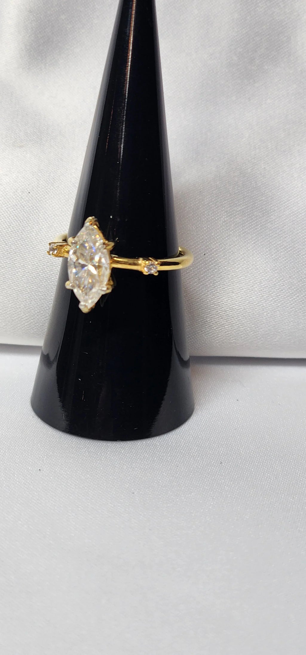 1.5ct Classic and Timeless Marquise Cut Moissanite Ring Elegant Moissanite Ring. GRA Certified, Color D VVS1. - Gigiscc