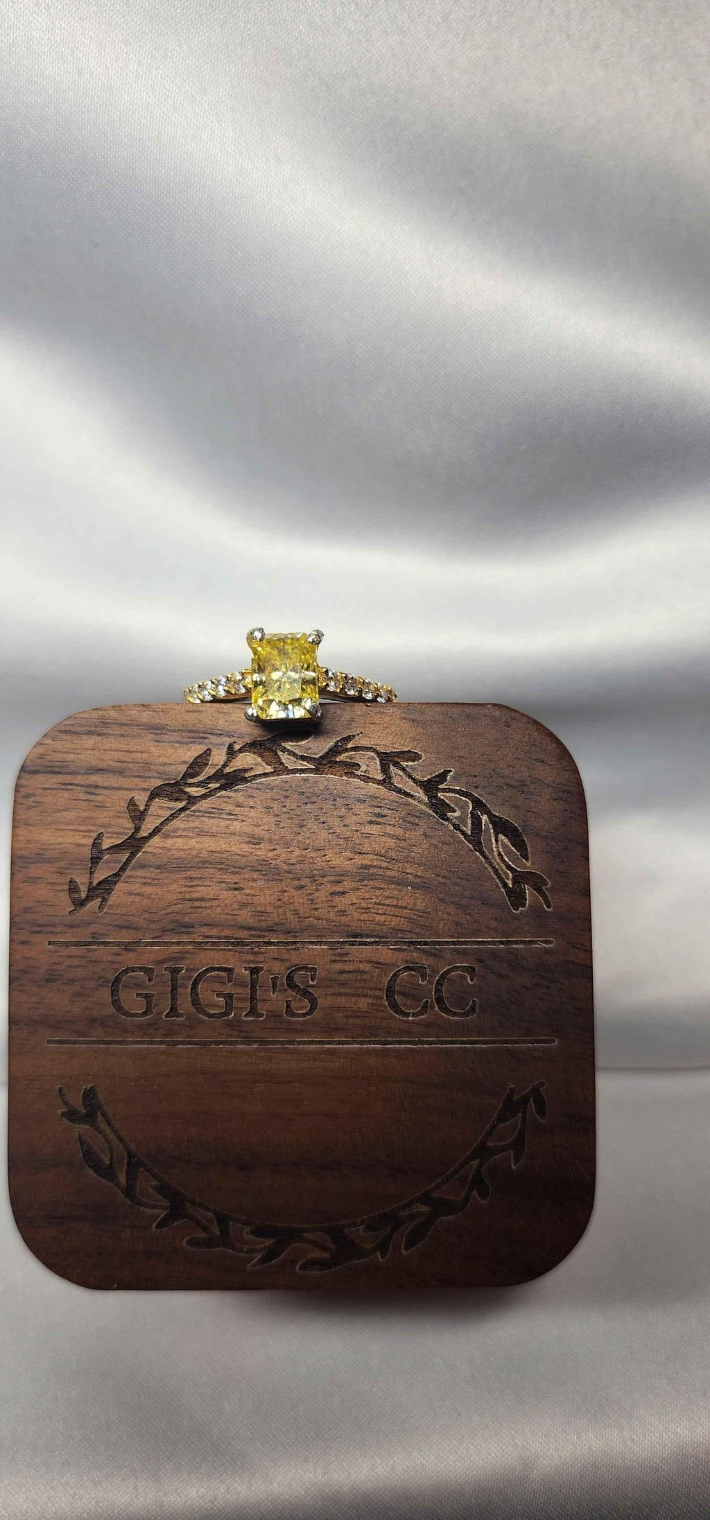 2ct Radiant Cut Moissanite with guard setting. - Gigiscc